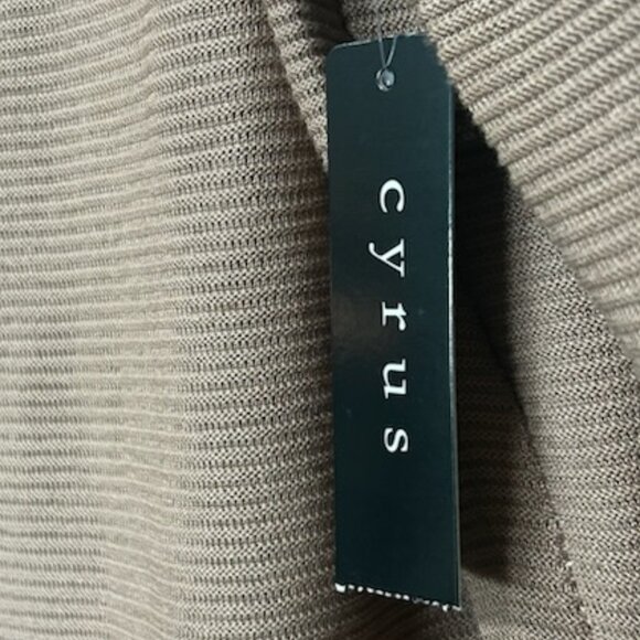 NWT Cyrus Brown Fall Plus Size Relaxed Fit Oversized Sweater With Side Splits - Picture 7 of 11